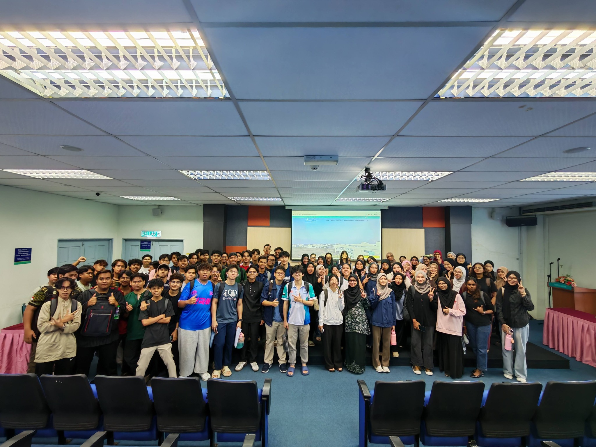 Sesi Perkongsian Strategi Pencarian Maklumat bersama pelajar Kursus DRA2964 Civil Engineering Final Project